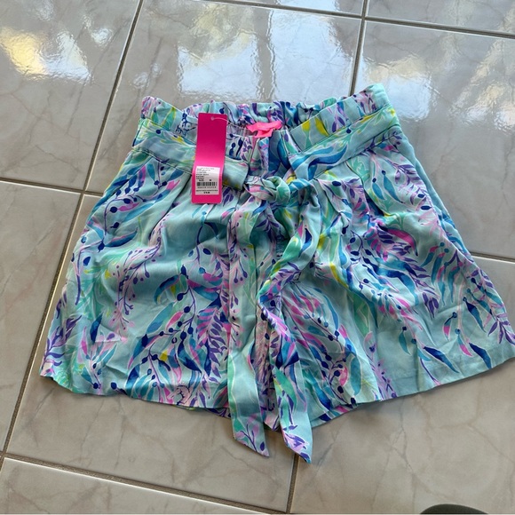Lilly Pulitzer NWT Kaylene Short in Blue Oasis - Picture 2 of 6